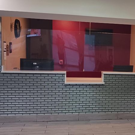 Red Roof Inn Baton Rouge Bagian luar foto