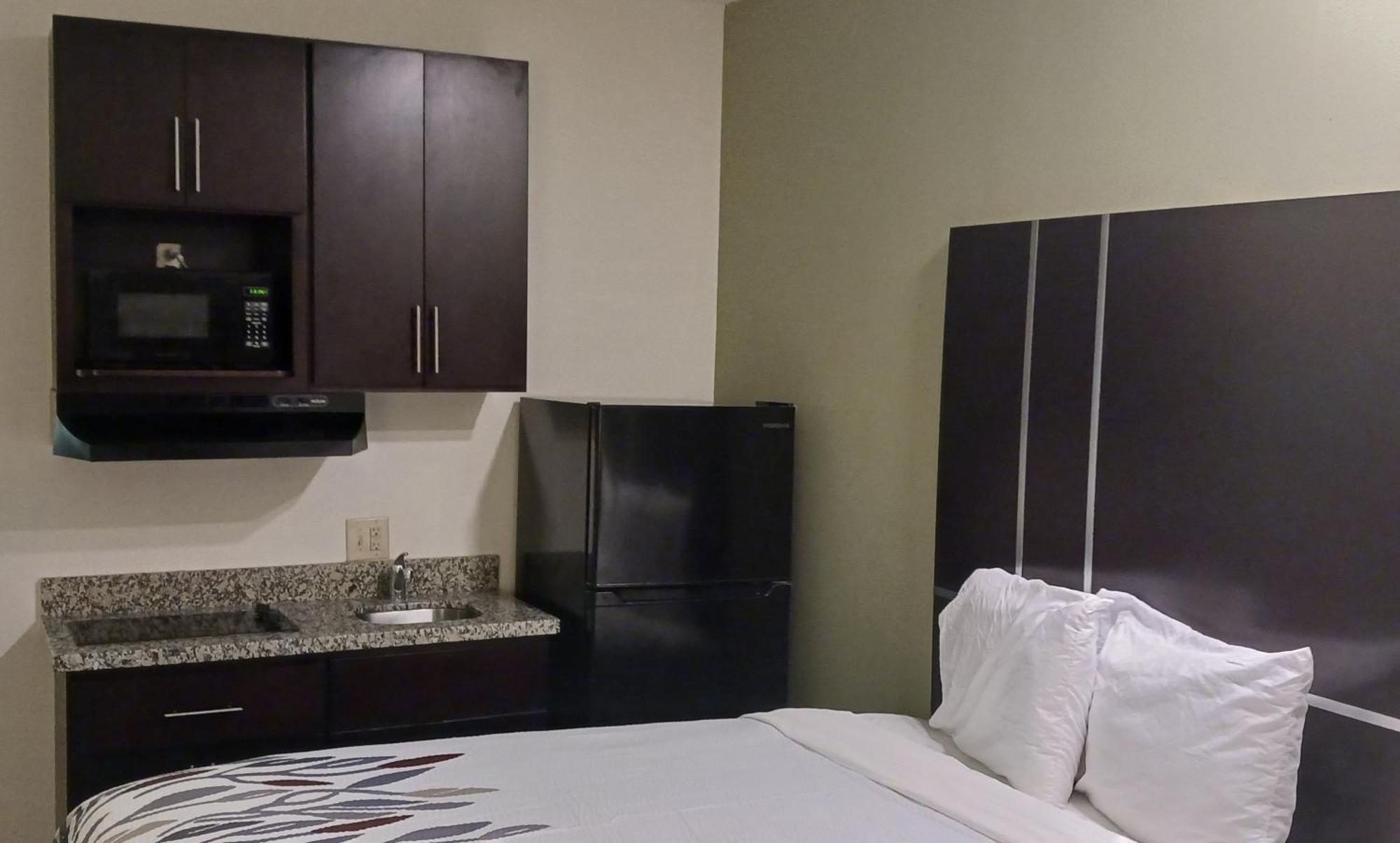Red Roof Inn Baton Rouge Bagian luar foto
